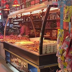 Comptoir de <span class=keywords><strong>buffet</strong></span> réfrigéré à refroidissement par air à façade ouverte avec système d'étagères coulissantes et éclairage supplémentaire pour l'affichage des ingrédients de fondue - Product Image 4