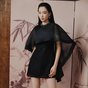 Vestido MISTY GRACE con capa ligera de organza, estilo asiático, OEM Vietnam - Product Image 1