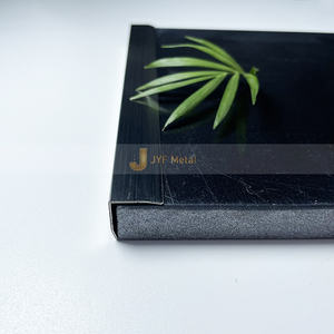 Profil en L décoratif en acier inoxydable EX300 pour projets de design d'intérieur - Product Image 1