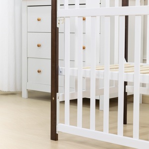 Culla Moderna in Legno di Pino Massiccio Regolabile in Altezza a 3 Posizioni per Neonati e Bambini da 0-3 Anni - Product Image 4