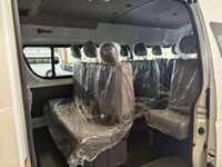 Minibus Hiace de haute qualité, neuf, Euro 5, diesel, manuel, 17 places, excellent état et excellent rapport qualité-prix