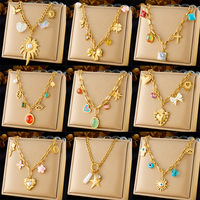 Collier pendentif cœur en acier inoxydable style vintage français, avec perles collées et plaque florale rose haut de gamme
