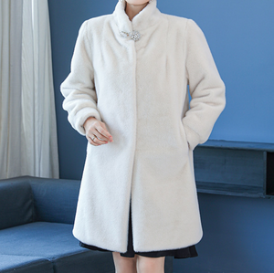 <span class=keywords><strong>Cappotto</strong></span> in <span class=keywords><strong>pelliccia</strong></span> sintetica di coniglio con logo personalizzato invernale spesso e morbido da donna in <span class=keywords><strong>pelliccia</strong></span> di <span class=keywords><strong>visone</strong></span> sintetica da donna - Product Image 2