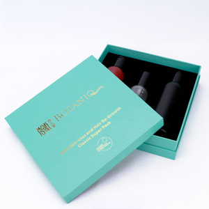 Scatola Regalo in Cartone Rigido con Logo Personalizzato Stampato in Lamina d'Oro e Inserto in Schiuma EVA Nera per Confezioni di Prodotti per la Cura dei Capelli e Cosmetici - Product Image 1