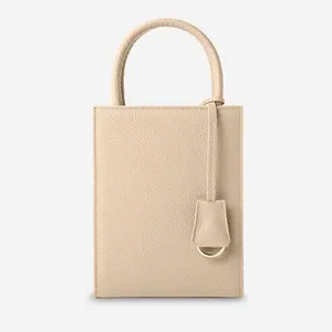 حقيبة يد نسائية صغيرة من جلد البولي يوريثان, حقيبة يد نسائية صغيرة مصنوعة من جلد البولي يوريثان ، حقيبة كتف ذات تصميم شهير لعام 2021 ، متوفرة للبيع بالجملة من المتجر