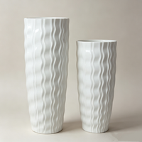 Vase sur pied géant blanc, vase simple en fibre de verre pour mariage