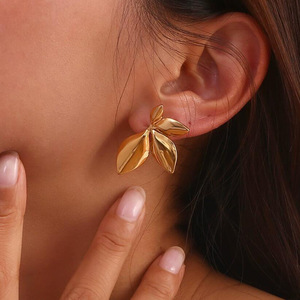 Pendientes <span class=keywords><strong>de</strong></span> Metal con Diseño <span class=keywords><strong>de</strong></span> Hojas <span class=keywords><strong>de</strong></span> Flores, Elegantes y Versátiles para Mujer - Product Image 4