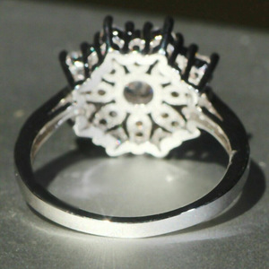 Anello con fiocco di neve per donna, elegante gioiello di lusso per l'indice - Product Image 3