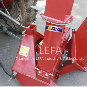 Utilisation du <span class=keywords><strong>tracteur</strong></span> 3 points PTO Driven Wood Chipper avec certificat CE - Product Image 5