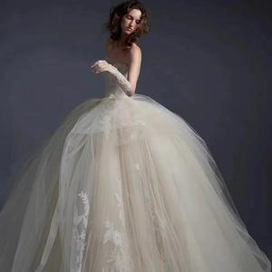 Robe de mariée bustier légère pour nouvelle mariée, en tissu principal élégant, style rétro, texture raffinée, coupe féerique avec petite traîne, pour événements mondains - Product Image 3