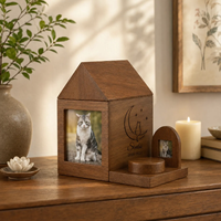 Urne commémorative personnalisée en bois pour animaux de compagnie avec cadre photo en forme de maison, nom gravé et pot à souvenirs pour les cendres de chien ou de chat