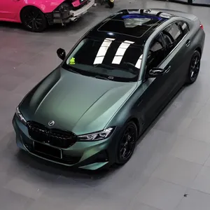 Parlak süper mat yeşil renkli araba sarma kendinden yapışkanlı krom vücut vinil Wrap araba renk değiştirme filmi