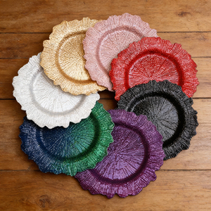 Assiettes de présentation dorées de 13 pouces, sous-assiettes en plastique pour services de mariage, sous-assiettes transparentes avec bord doré, assiettes de présentation en acrylique pour dîner - Product Image 1