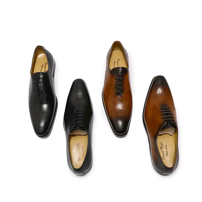 Desainer Italia Oxford Kulit Asli Sepatu Pria Kantor Brogue Sepatu Formal untuk Pria