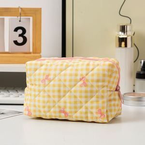 Custom Logo <b>Large</b> Capacity Cosmetic <b>Bag</b> Dacron <b>Makeup</b> Pouch Travel Organizer Zipper Storage <b>Bag</b> Women Toiletry <b>Bag</b> OEM ODM - Product Image 2
