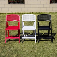 Chaises pliantes en résine légères et imperméables en gros avec impression par tampon pour mobilier de jardin et événements de mariage