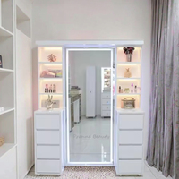 Station de salon en verre au design moderne pour miroir de coiffeuse, table à langer en bois MDF avec éclairage pour la chambre à coucher