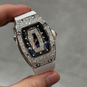 Montre de luxe pour femme entièrement sertie de diamants, montre mécanique automatique squelette, boîtier tonneau, cadran squelette, montre élégante avec diamants - Product Image 3