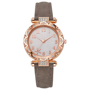 Montre de luxe minimaliste populaire en pierre de quartz, personnalisée et de niche - Product Image 6