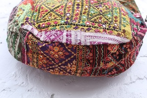 Sac à main ethnique de style Jaipuri traditionnel du Rajasthan, brodé, avec travail de miroirs Banjara, sac à bandoulière gypsy ethnique - Product Image 5