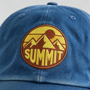 Casquette Dad en jean personnalisée, style vintage années 70, motif silhouette montagne <span class=keywords><strong>soleil</strong></span>, surpiqûres moutarde et or, en coton doux, non structurée, respirante et ajustable - Product Image 6