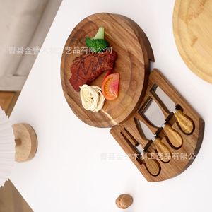 Tabla de queso redonda de madera con juego de cubiertos para servir frutas y queso, duradera, solo se lava a mano. - Product Image 1