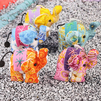 Porte-clés en peluche en forme d'éléphant brodé en tissu thaïlandais, jouet en peluche, pendentif pour sac, porte-clés unique