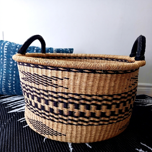 Panier de rangement en jonc de mer naturel avec poignées et couvercle, artisanat durable du Vietnam, taille personnalisable pour la cuisine et le rangement des vêtements - Product Image 1
