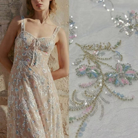 Tissu en maille tricotée respirante avec broderie florale perlée et sequins, tissu en dentelle et tulle coloré pour robe de mariée ou de soirée