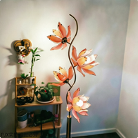 Lampe à fleurs en verre rose artisanale avec base E26, poteau en fer poli, éclairage décoratif moderne à LED à intensité variable