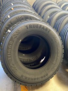 Pneus de camion de bonne qualité, neufs, 295/80R22.5 315/80R22.5 12R22.5 pour utilisation sur remorque, directement de l'usine, faciles à remplacer avec garantie - Product Image 2