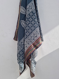 Sarongs, paréos et foulards en coton léger imprimés à la main sur blocs de bois, vêtements de plage pour femmes pour l'été et les stations balnéaires - Product Image 4