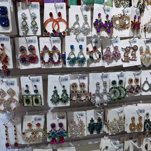 Pendientes Variados, Estilo Chunky, de Cristal, Coloridos, Joyería de Bisutería - Product Image 4
