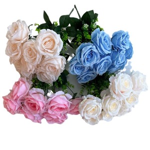 Bouquet de roses artificielles 10 pièces, fleurs en soie faites à la main, style naturel, décoration intérieure, décoration de printemps - Product Image 1