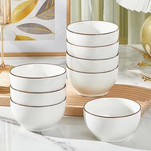 Ensemble de <span class=keywords><strong>vaisselle</strong></span> en céramique de luxe minimaliste assiettes de mariage en porcelaine blanche or et <span class=keywords><strong>blanc</strong></span> pour la maison ou le type de <span class=keywords><strong>service</strong></span> du dîner - Product Image 1