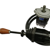 Kontrol Joystick Hidrolik GJ1135 Perangkat Kabel Bowden Katup Kontrol Paduan Seng Hitam untuk Crane/Loader