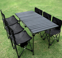 Table et chaises pliables d'extérieur