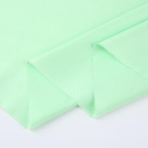 Tissu pongé ultra-mince imperméable et doux léger 30D 400T 55GSM 100% soie de polyester pour vestes en duvet et bouffantes pour filles - Product Image 4