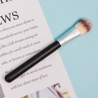 Pinceau de maquillage en poils synthétiques personnalisé avec logo pour masque facial et fond de teint, applicateur végétalien à manche en bois – Vente en gros