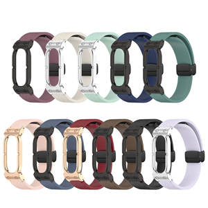 Bracelet en silicone grainé litchi OEM avec pare-chocs métallique de protection et boucle magnétique à déployement compatible avec Fitbit Air - Product Image 1