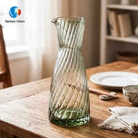 SAMYO Grosir Logo Kustom 880ml Bebas Timbal Kristal Aman untuk Mesin Cuci Piring Pitcher Kaca Hijau untuk Minuman Jus Dingin