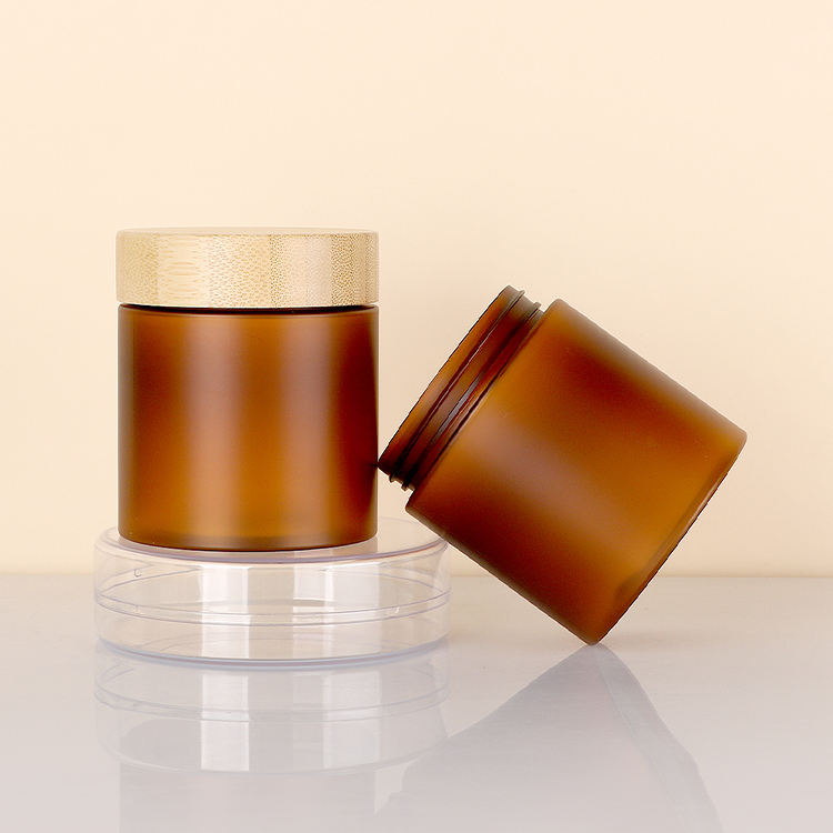 สีน้ำตาล