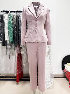 A12718 Damen Elfenbein V-Ausschnitt Perlenbesetzter 3D-Blumen-Stickerei <span class=keywords><strong>Blazer</strong></span>-Hosen-Anzug Set - Product Image 5