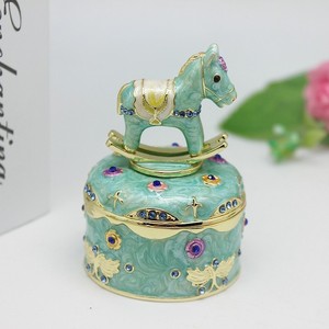 Shinnygifts thanh lịch kim loại thủ công ủng hộ đám cưới hộp đính đáng yêu Pony phim hoạt hình thiết kế lấy cảm hứng từ <span class=keywords><strong>Trojan</strong></span> Hộp quà tặng cho đám cưới - Product Image 5