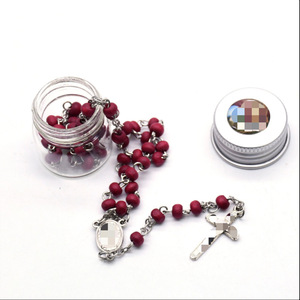 Collier chapelet Rose en bois de Claret avec croix en argent 925, bijou religieux unisexe pour cérémonie - Product Image 1