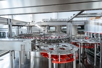 Machine de remplissage de boissons gazeuses avec eau gazeuse de jus gazeuse pour ligne de production de gaz Co2 boissons industrielles et gazeuses