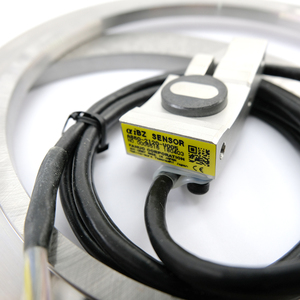 เอนโค้ดเดอร์ Fanuc ของแท้ใหม่เอี่ยม รุ่น A860-2120-T611 มอเตอร์ AC สำหรับระบบอัตโนมัติในอุตสาหกรรม พร้อมโครงสร้างสแตนเลสและพลาสติก - Product Image 1