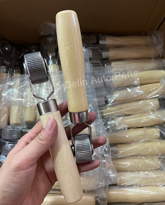 תיקון צמיגים רולר ידית עץ תיקון צמיגים - Product Image 5