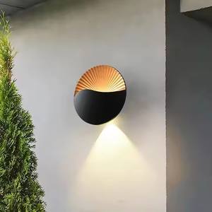 Éclairage mural LED en forme de coquille pour l'extérieur Éclairage de porte extérieure de jardin Étanche IP65 Lampes murales en aluminium - Product Image 4