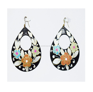 2023 nouvelle mode or italie bijoux de luxe en laiton plaqué cerceau japonais boucles d'oreilles et cadeau jaune émail fleurs pour les femmes - Product Image 1